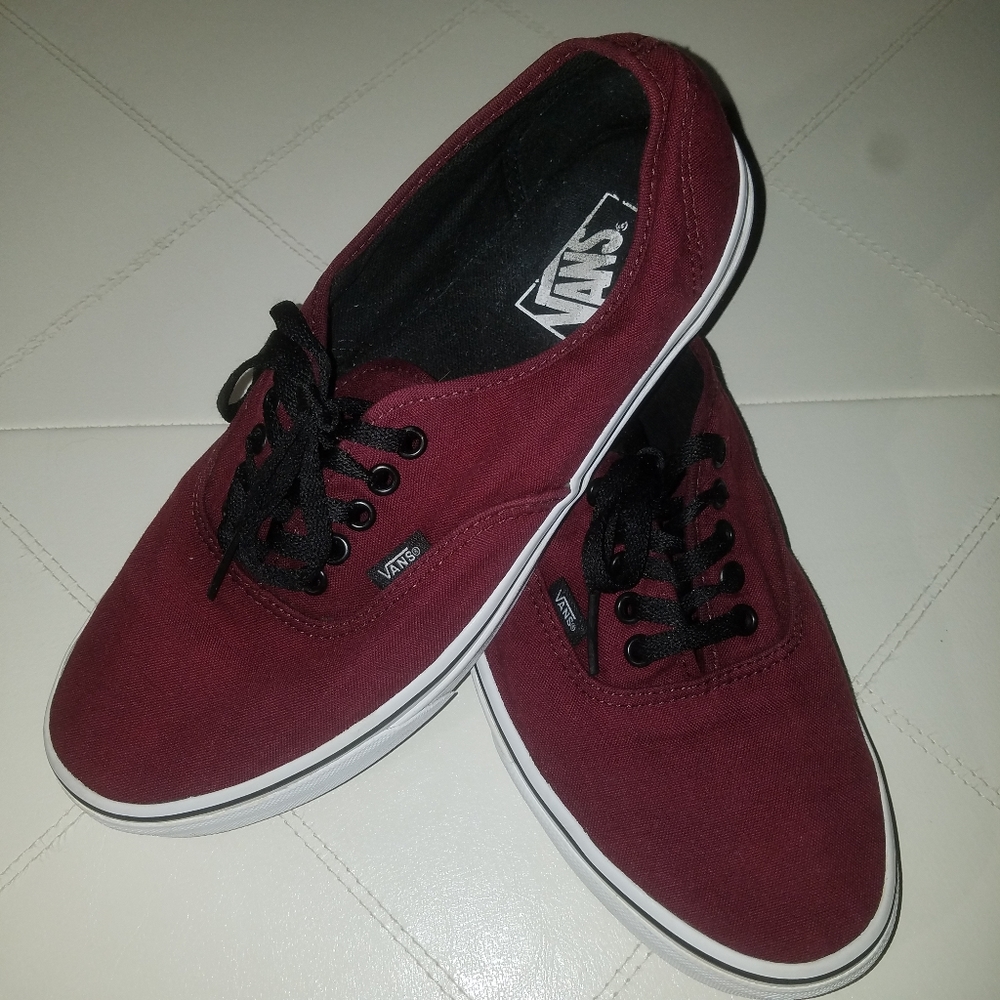 Mens 10.5 Burgundy Vans